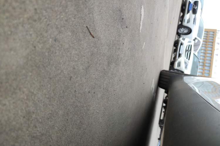 Used Tesla Model Y 2025 Rear-Wheel-Drive Version Right Side Sill