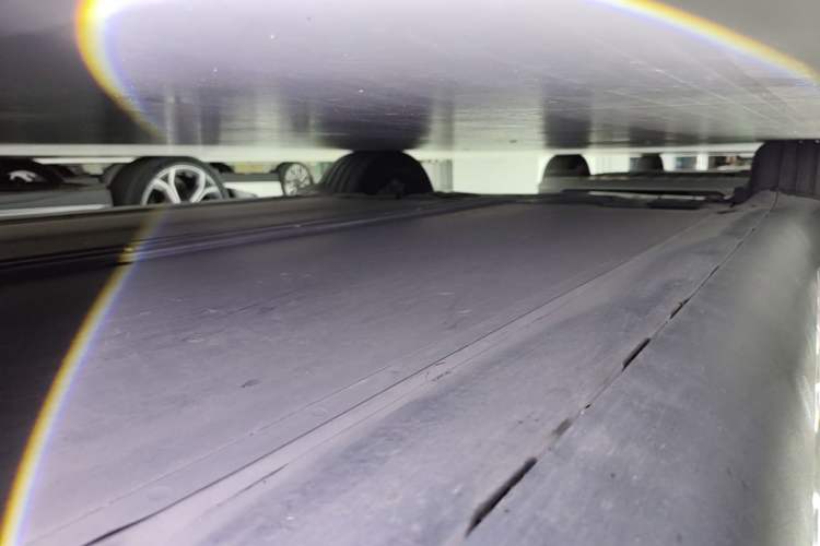 Used Tesla Model Y 2025 Long-Range All-Wheel-Drive Version Right Side Sill