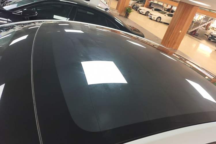 Used Tesla Model Y 2025 Rear-Wheel-Drive Version Roof
