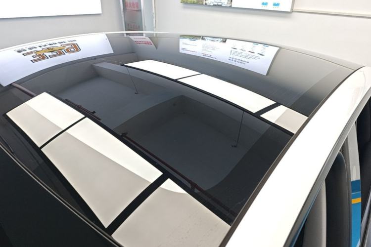 Used Tesla Model Y 2025 Rear-Wheel-Drive Version Roof