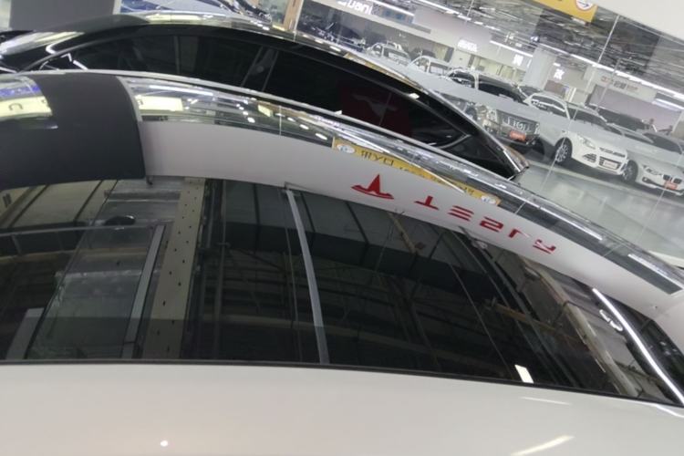 Used Tesla Model Y 2025 Rear-Wheel-Drive Version Roof