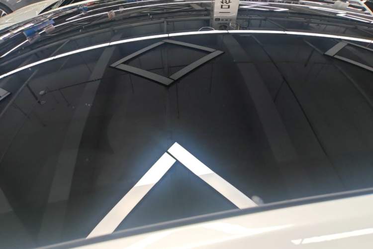 Used Tesla Model Y 2025 Rear-Wheel-Drive Version Roof