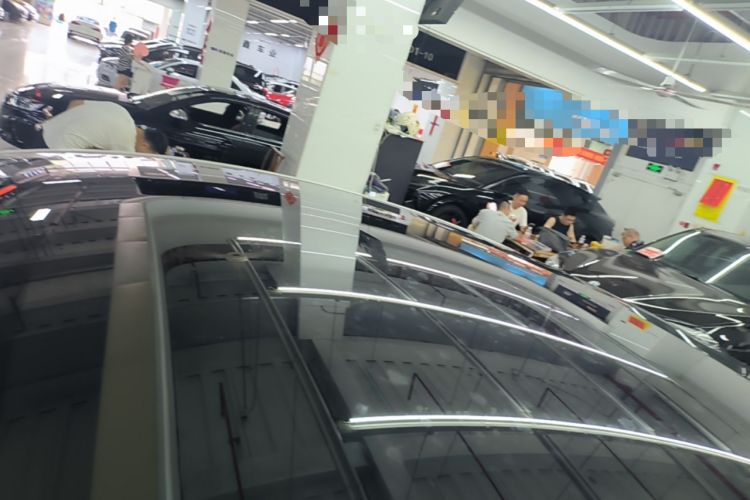Used Tesla Model Y 2025 Long-Range All-Wheel Drive First Edition Roof