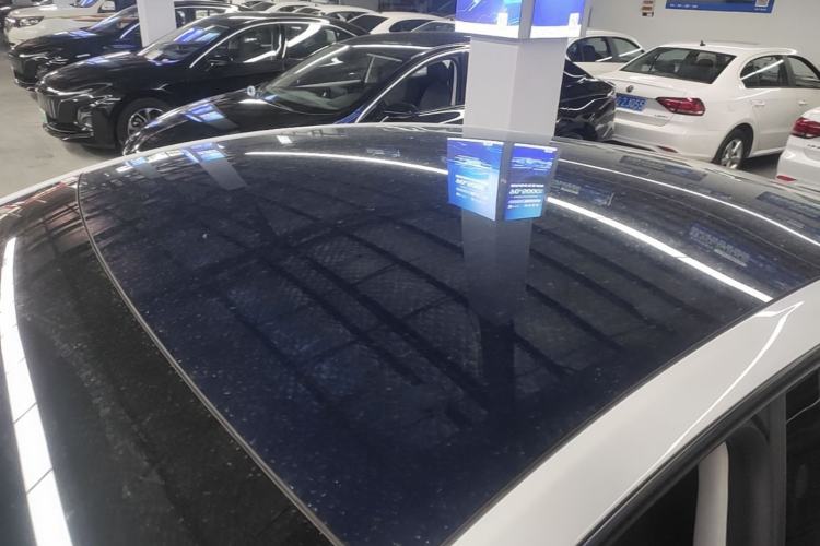 Used Tesla Model Y 2025 Rear-Wheel-Drive Version Roof