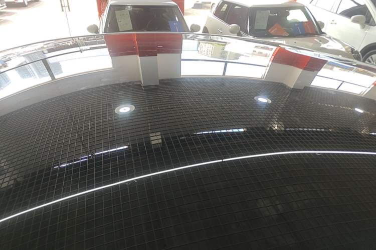 Used Tesla Model Y 2025 Rear-Wheel-Drive Version Roof