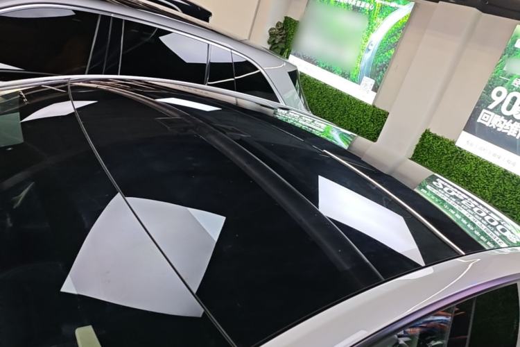 Used Tesla Model Y 2025 Long-Range All-Wheel-Drive Version Roof