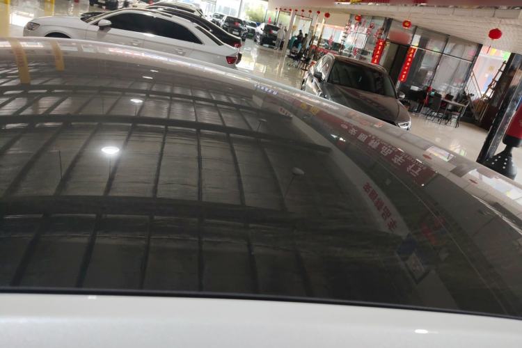 Used Tesla Model Y 2025 Rear-Wheel-Drive Version Roof