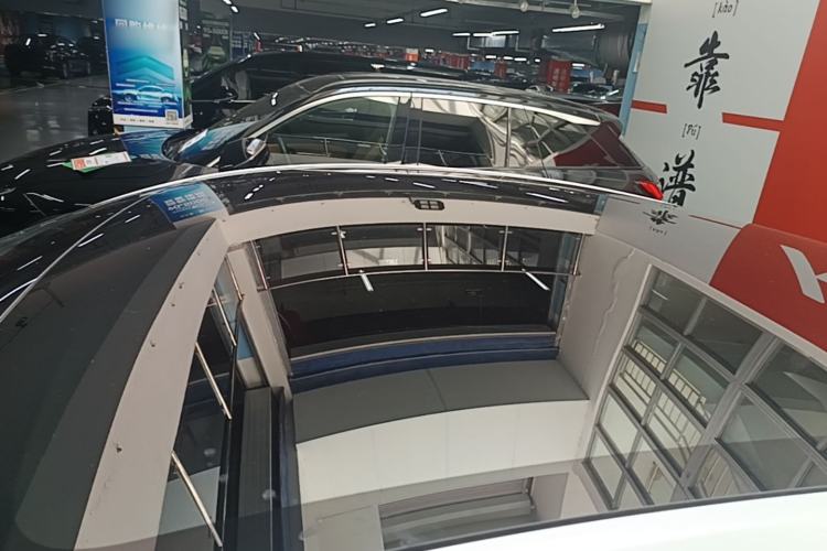 Used Tesla Model Y 2025 Rear-Wheel-Drive Version Roof