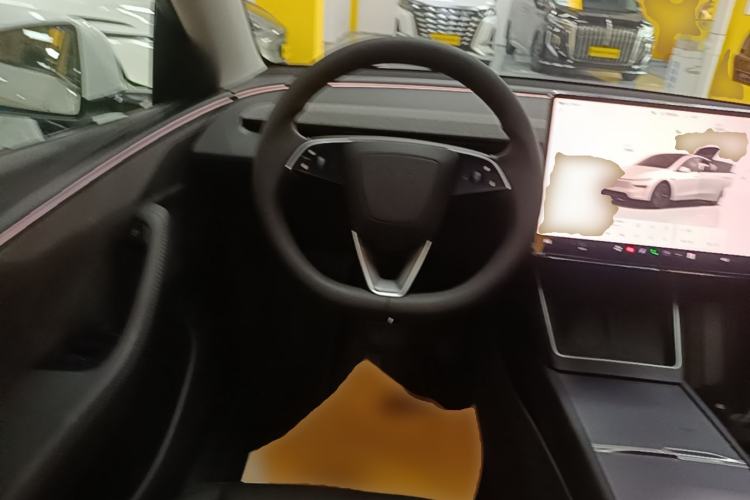 Used Tesla Model Y 2025 Updated Version Long-Range All-Wheel Drive Steering Wheel