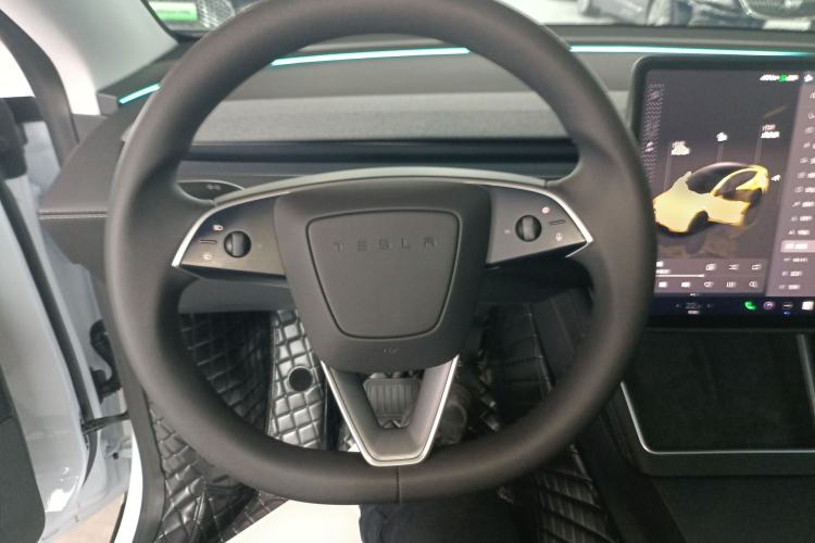 Used Tesla Model Y 2025 Long-Range All-Wheel-Drive Version Steering Wheel