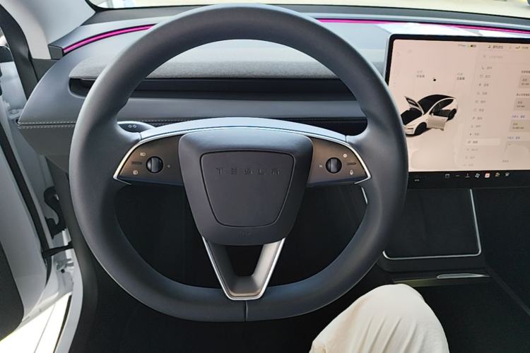 Used Tesla Model Y 2025 Rear-Wheel-Drive Version Steering Wheel