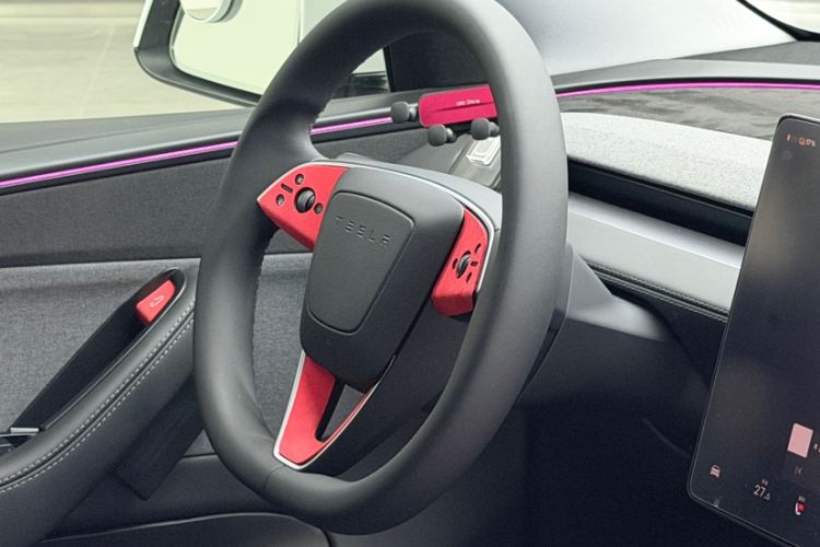 Used Tesla Model Y 2025 Rear-Wheel-Drive Version Steering Wheel