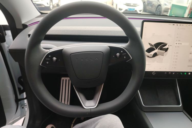 Used Tesla Model Y 2025 Rear-Wheel-Drive Version Steering Wheel