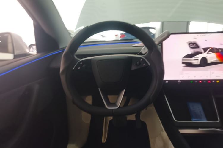 Used Tesla Model Y 2025 Rear-Wheel-Drive Version Steering Wheel