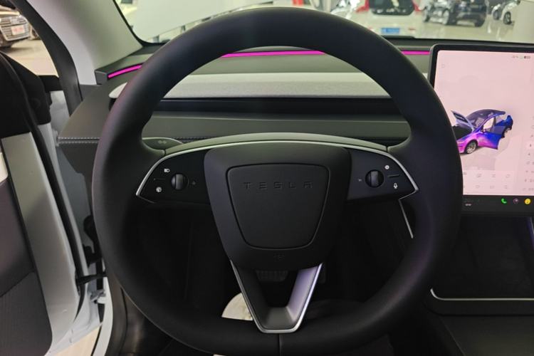 Used Tesla Model Y 2025 Rear-Wheel-Drive Version Steering Wheel