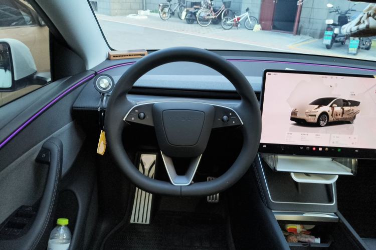 Used Tesla Model Y 2025 Rear-Wheel-Drive Version Steering Wheel