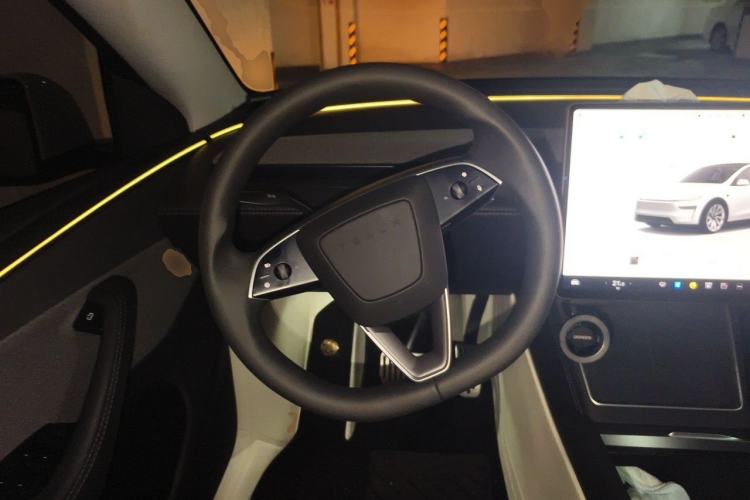 Used Tesla Model Y 2025 Rear-Wheel-Drive Version Steering Wheel