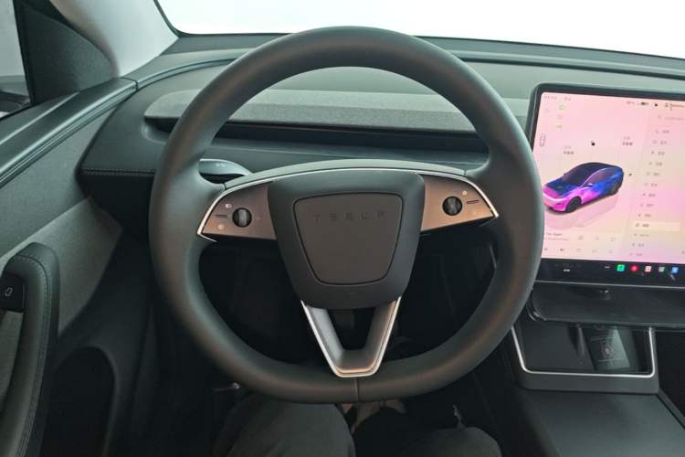 Used Tesla Model Y 2025 Rear-Wheel-Drive Version Steering Wheel
