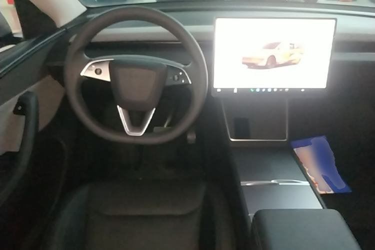 Used Tesla Model Y 2025 Rear-Wheel-Drive Version Steering Wheel