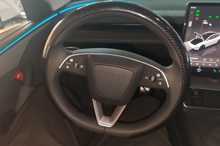 Used Tesla Model Y 2025 Long-Range All-Wheel-Drive Version Steering Wheel