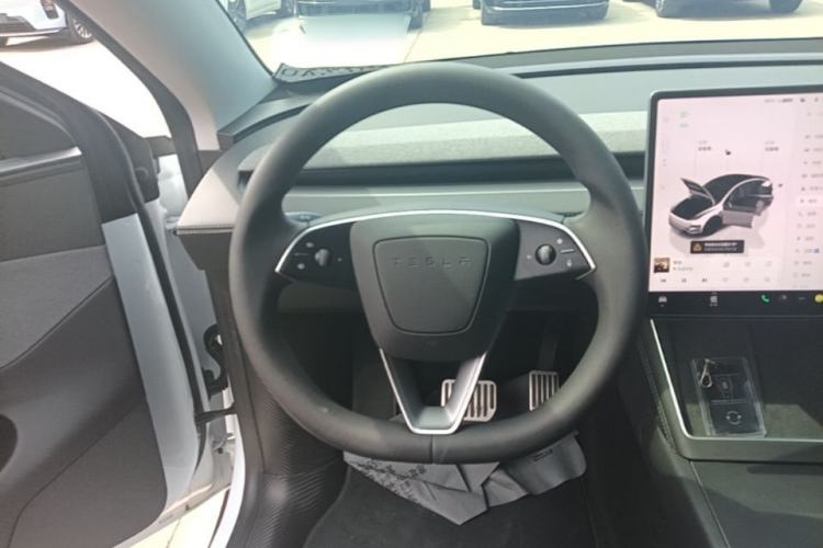 Used Tesla Model Y 2025 Rear-Wheel-Drive Version Steering Wheel