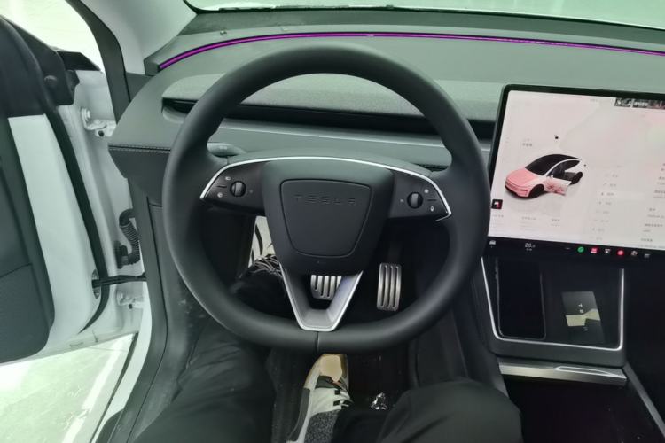 Used Tesla Model Y 2025 Rear-Wheel-Drive Version Steering Wheel