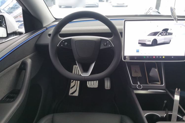 Used Tesla Model Y 2025 Rear-Wheel-Drive Version Steering Wheel
