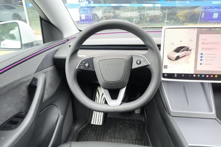 Used Tesla Model Y 2025 Long-Range All-Wheel-Drive Version Steering Wheel