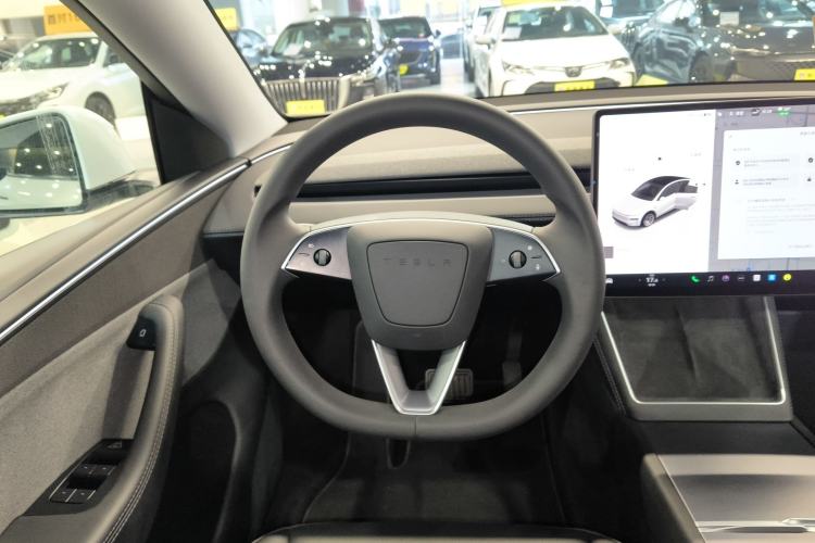 Used Tesla Model Y 2025 Rear-Wheel-Drive Version Steering Wheel