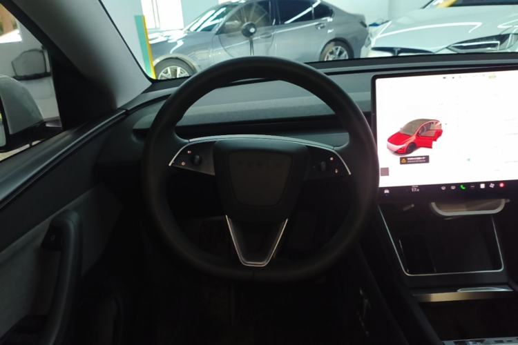 Used Tesla Model Y 2025 Rear-Wheel-Drive Version Steering Wheel