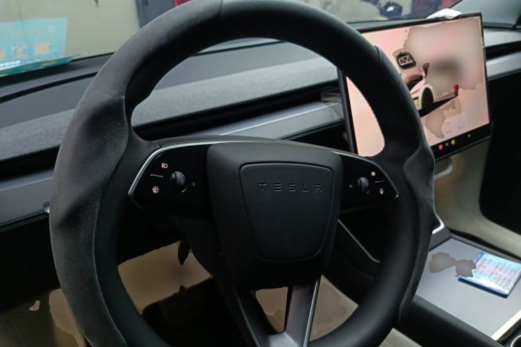 Used Tesla Model Y 2025 Rear-Wheel-Drive Version Steering Wheel