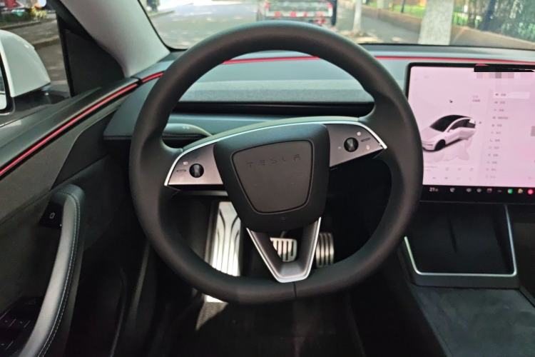 Used Tesla Model Y 2025 Updated Version Long-Range All-Wheel Drive Steering Wheel