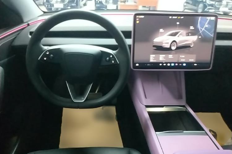 Used Tesla Model Y 2025 Long-Range All-Wheel-Drive Version Steering Wheel