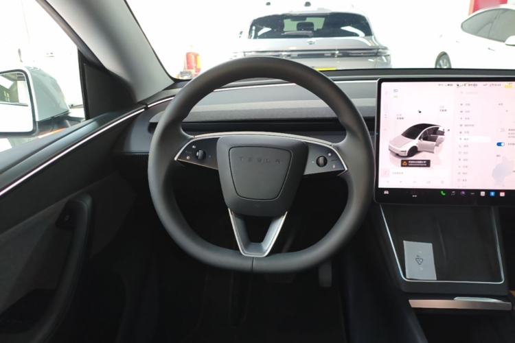 Used Tesla Model Y 2025 Rear-Wheel-Drive Version Steering Wheel