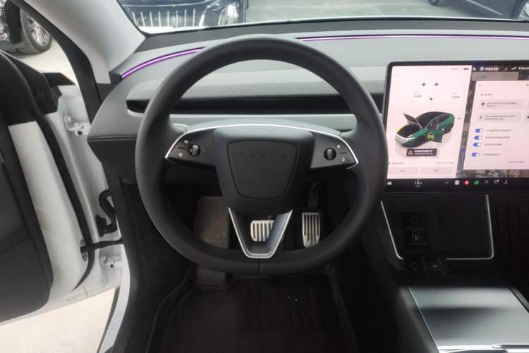 Used Tesla Model Y 2025 Rear-Wheel-Drive Version Steering Wheel