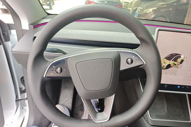 Used Tesla Model Y 2025 Rear-Wheel-Drive Version Steering Wheel