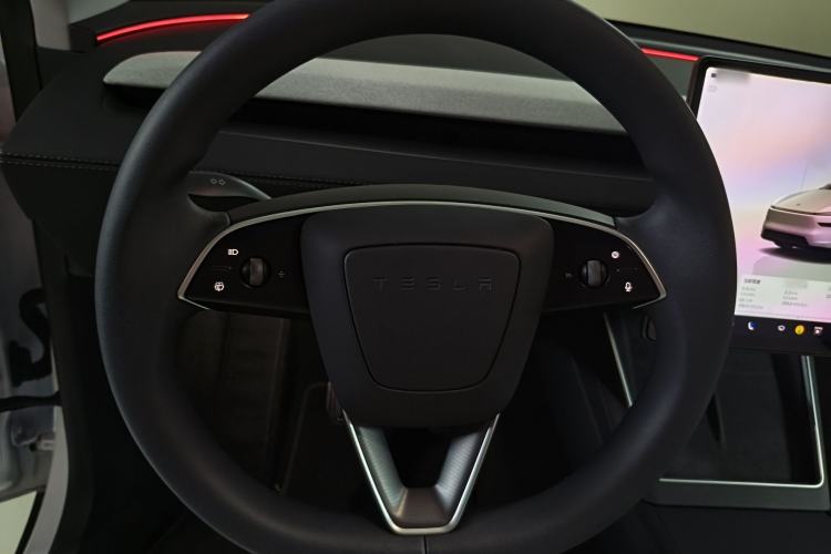 Used Tesla Model Y 2025 Updated Version Long-Range All-Wheel Drive Steering Wheel