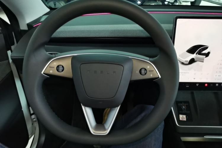 Used Tesla Model Y 2025 Rear-Wheel-Drive Version Steering Wheel