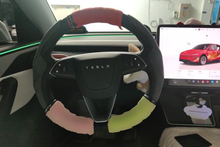 Used Tesla Model Y 2025 Updated Version Long-Range All-Wheel Drive Steering Wheel