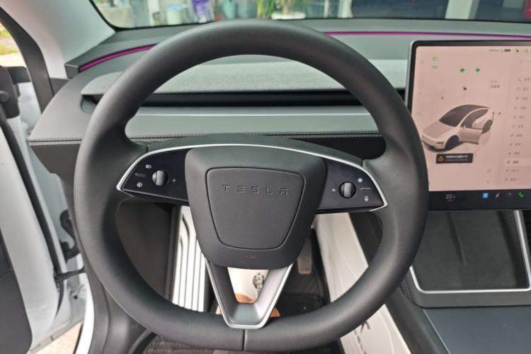 Used Tesla Model Y 2025 Rear-Wheel-Drive Version Steering Wheel
