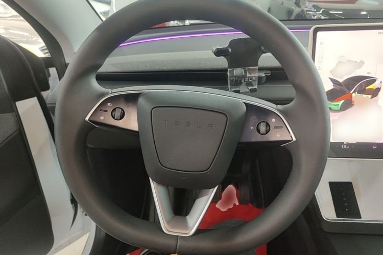 Used Tesla Model Y 2025 Rear-Wheel-Drive Version Steering Wheel