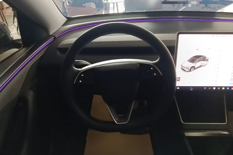 Used Tesla Model Y 2025 Updated Version Long-Range All-Wheel Drive Steering Wheel