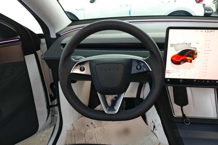 Used Tesla Model Y 2025 Long-Range All-Wheel-Drive Version Steering Wheel