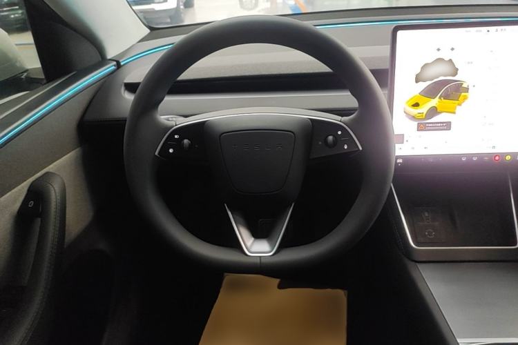 Used Tesla Model Y 2025 Rear-Wheel-Drive Version Steering Wheel