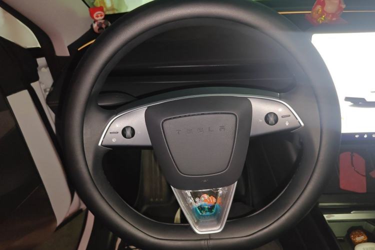 Used Tesla Model Y 2025 Rear-Wheel-Drive Version Steering Wheel