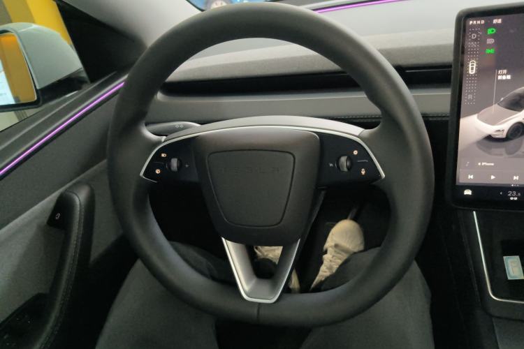 Used Tesla Model Y 2025 Rear-Wheel-Drive Version Steering Wheel