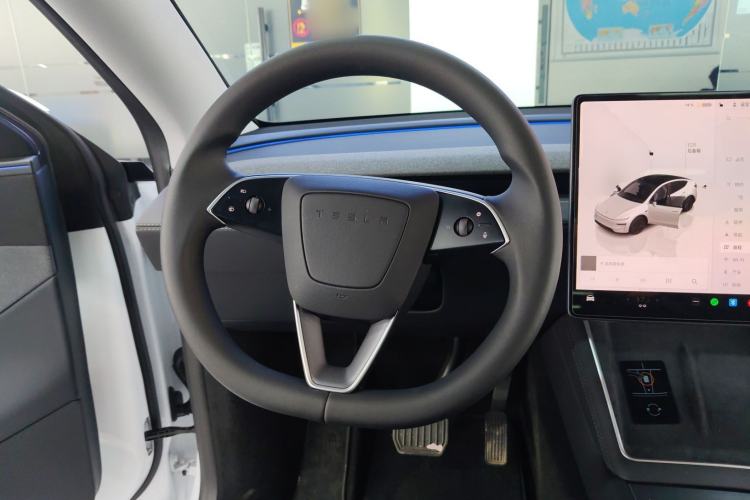Used Tesla Model Y 2025 Rear-Wheel-Drive Version Steering Wheel