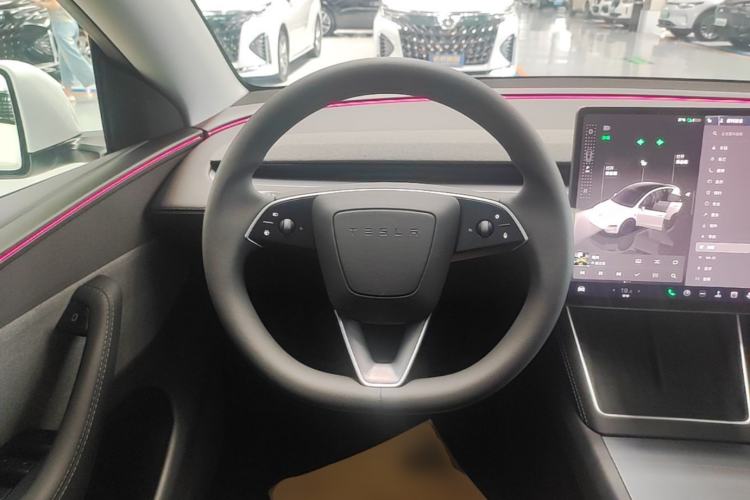 Used Tesla Model Y 2025 Rear-Wheel-Drive Version Steering Wheel