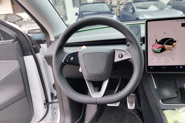 Used Tesla Model Y 2025 Rear-Wheel-Drive Version Steering Wheel