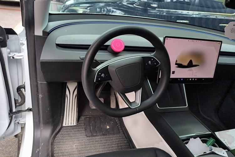 Used Tesla Model Y 2025 Rear-Wheel-Drive Version Steering Wheel
